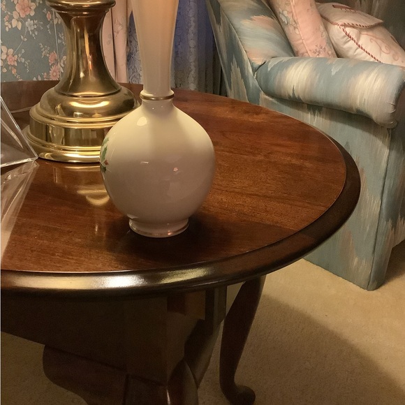 Vintage Lenox China Christmas Holiday 8” Bud Vase 24K Gold Trim Holly Berries. - Picture 2 of 9